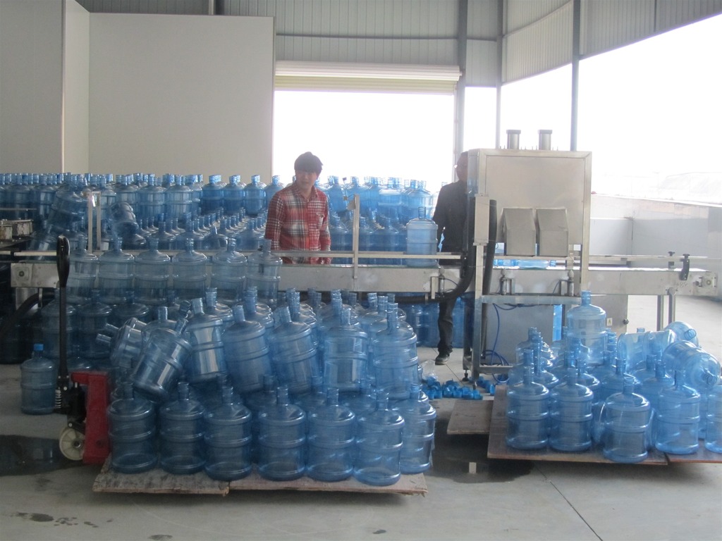 纯净水生产设备方便了大众的生活
